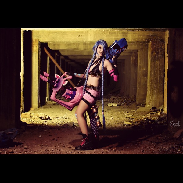 Darkenya Cosplay as Jinx