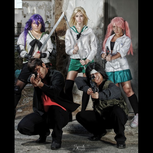 Highschool of the Dead, students vs zombies